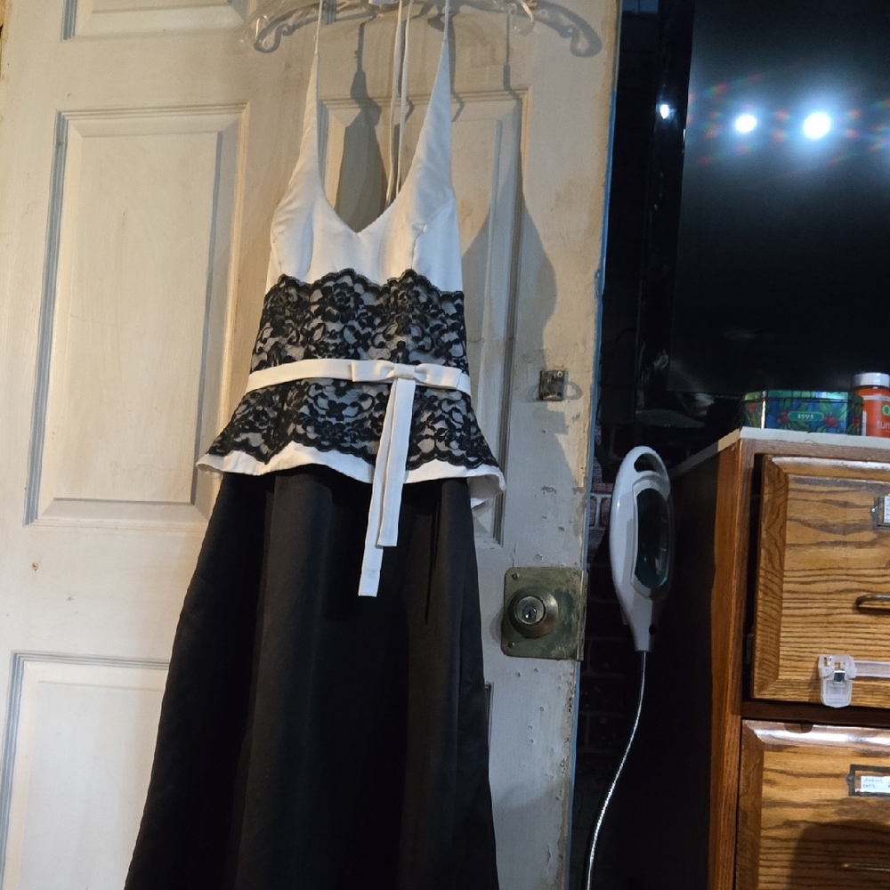 Alfred Angels ~ Black and White Lace Bodice Gown